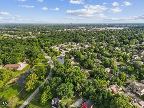 5643 Twin Lakes Court Indianapolis IN 46237