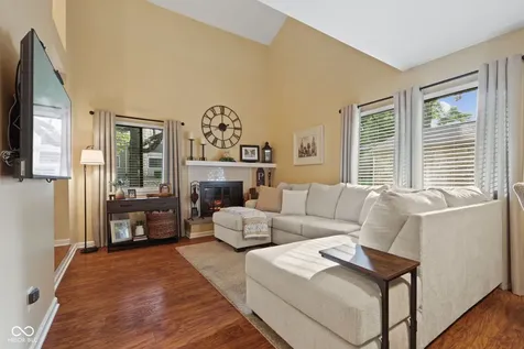 5643 Twin Lakes Court Indianapolis IN 46237
