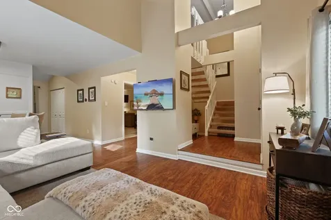 5643 Twin Lakes Court Indianapolis IN 46237