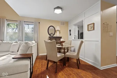 5643 Twin Lakes Court Indianapolis IN 46237