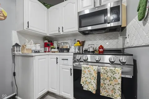 853 S Belleview Place Indianapolis IN 46221