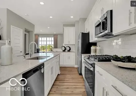 9329 Clarendon Drive Fishers IN 46038