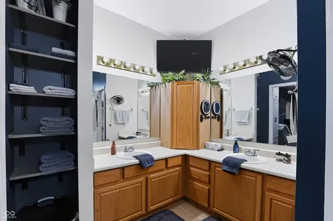 8026 Midlothian Way Indianapolis IN 46214