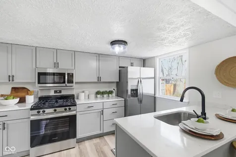2204 Walnut Way Noblesville IN 46062