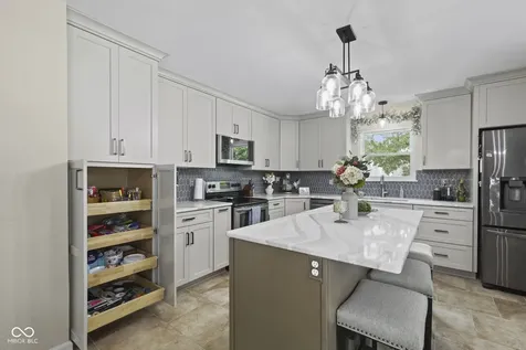 435 Lake Shore Court Franklin IN 46131