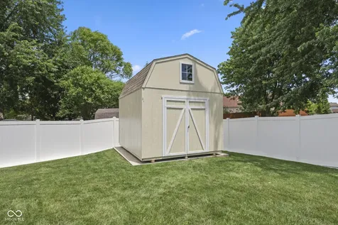 435 Lake Shore Court Franklin IN 46131