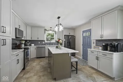 435 Lake Shore Court Franklin IN 46131