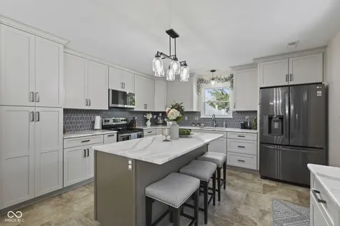 435 Lake Shore Court Franklin IN 46131