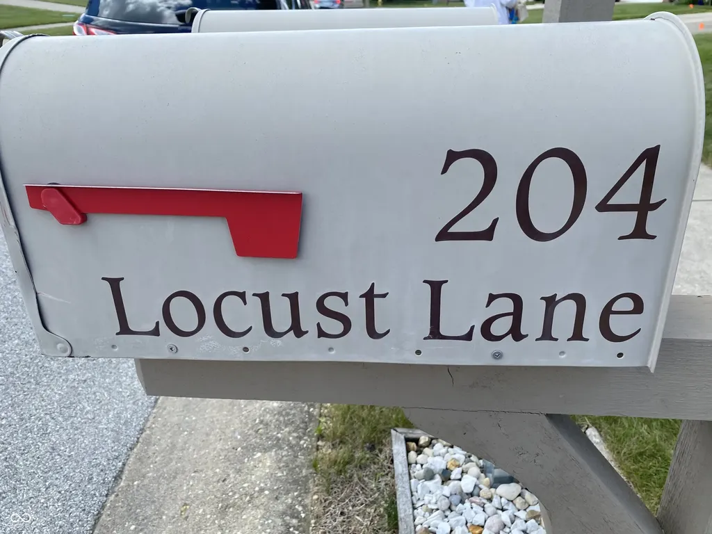 204 Locust Mooresville IN 46158