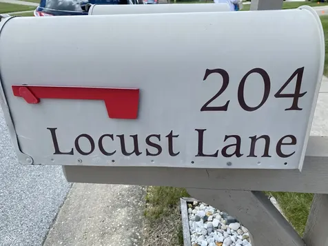 204 Locust Mooresville IN 46158