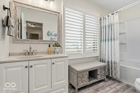 807 Coffee Tree Court Noblesville IN 46062