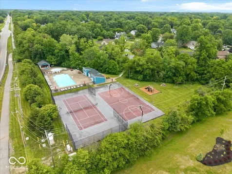 807 Coffee Tree Court Noblesville IN 46062