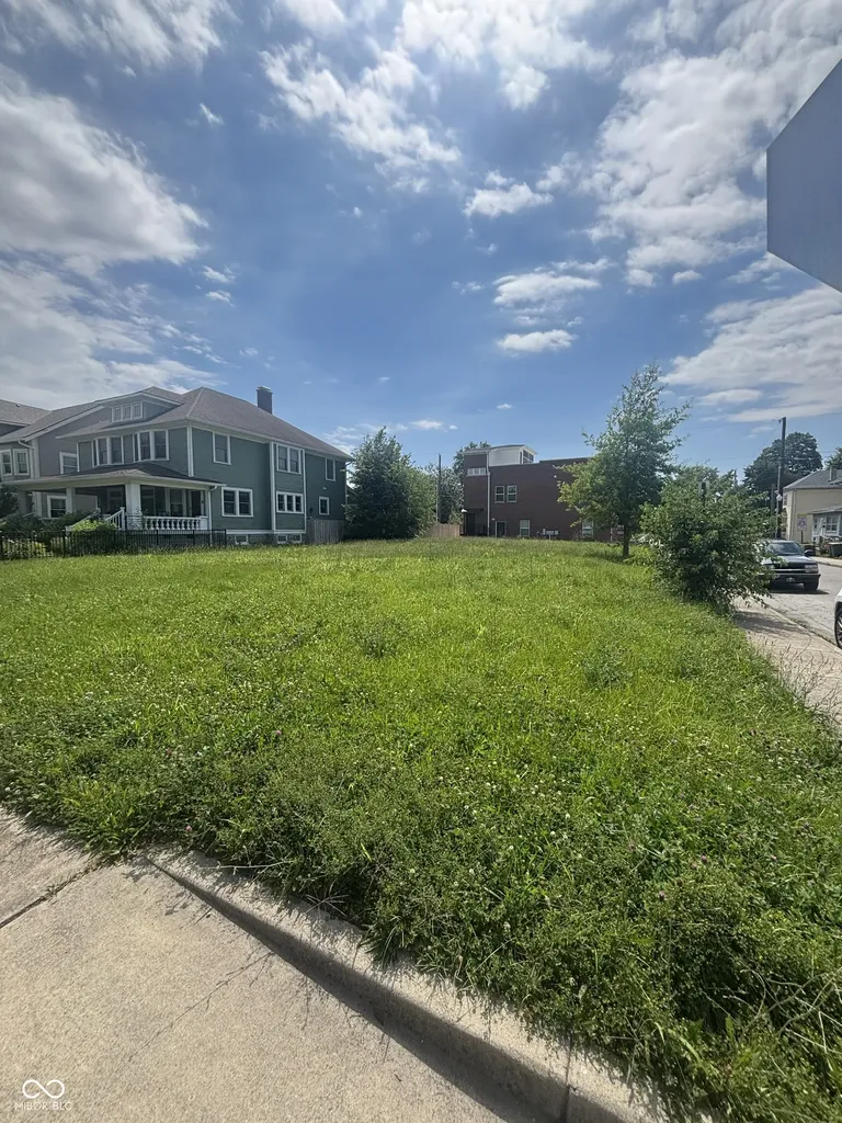 2366 N College Avenue Indianapolis IN 46205