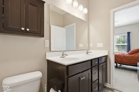 6124 Emerald Commons Drive Indianapolis IN 46221
