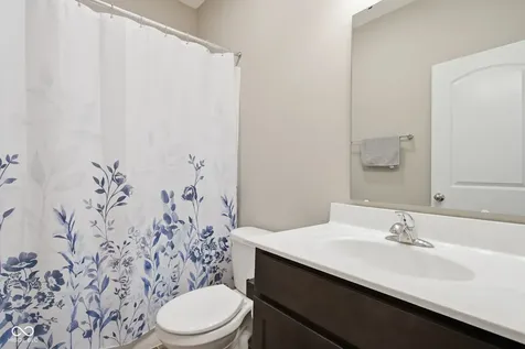 6124 Emerald Commons Drive Indianapolis IN 46221