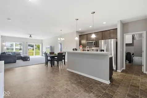 6124 Emerald Commons Drive Indianapolis IN 46221