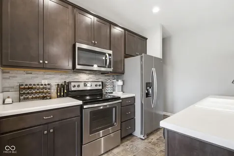 6124 Emerald Commons Drive Indianapolis IN 46221