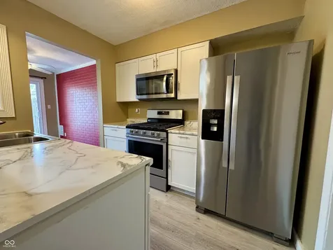 113 Greenwood Trail N Greenwood IN 46142