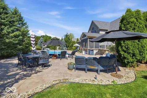 1918 Thistle Court Avon IN 46123