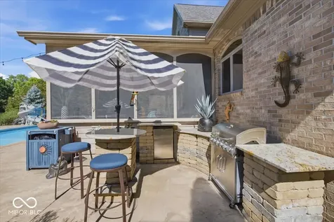 1918 Thistle Court Avon IN 46123