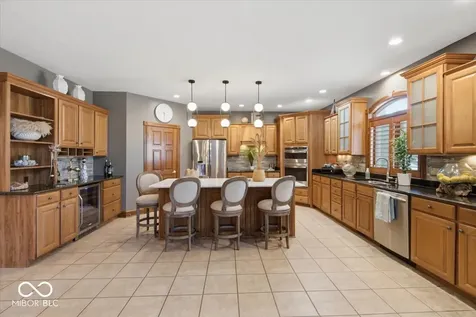 1918 Thistle Court Avon IN 46123