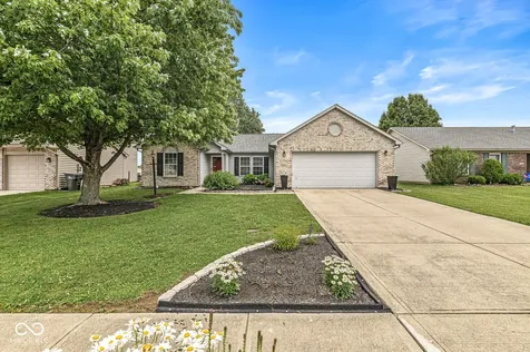 5327 Twin Bridge Boulevard Indianapolis IN 46239