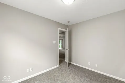 5327 Twin Bridge Boulevard Indianapolis IN 46239