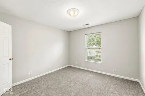 5327 Twin Bridge Boulevard Indianapolis IN 46239