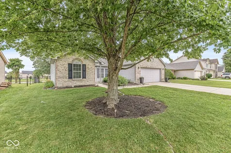 5327 Twin Bridge Boulevard Indianapolis IN 46239