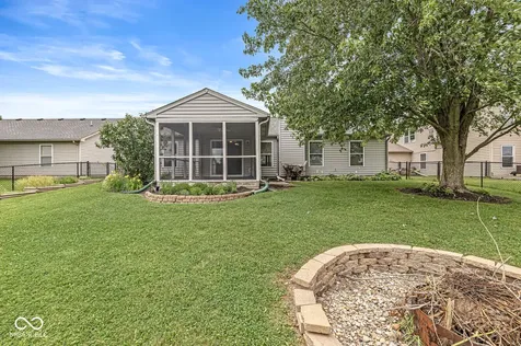 5327 Twin Bridge Boulevard Indianapolis IN 46239