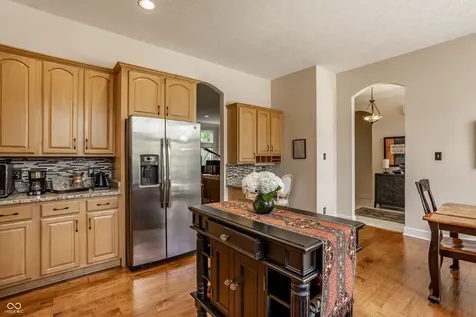 9729 Oakhaven Court Indianapolis IN 46256