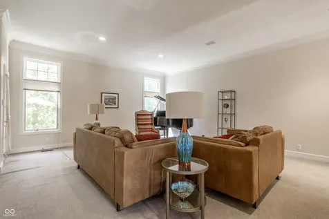9729 Oakhaven Court Indianapolis IN 46256