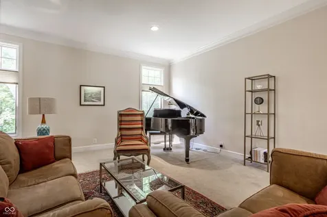 9729 Oakhaven Court Indianapolis IN 46256