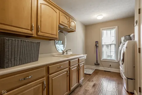 9729 Oakhaven Court Indianapolis IN 46256