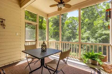 9729 Oakhaven Court Indianapolis IN 46256