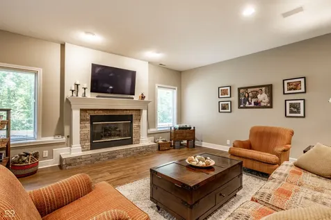 9729 Oakhaven Court Indianapolis IN 46256
