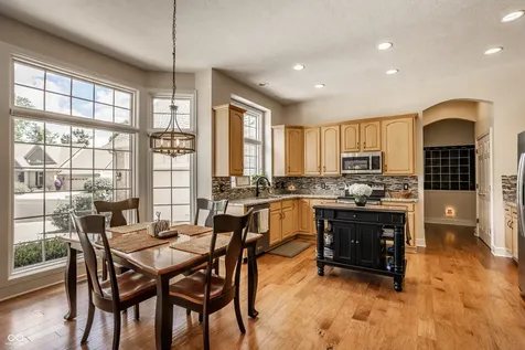 9729 Oakhaven Court Indianapolis IN 46256