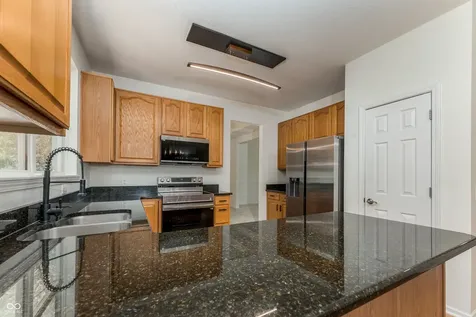 8508 Weaver Woods Fishers IN 46038