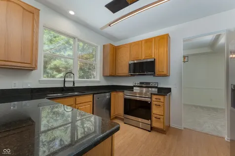 8508 Weaver Woods Fishers IN 46038