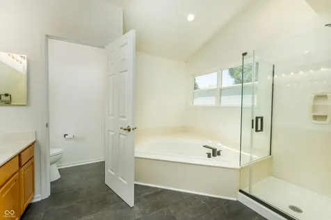 8508 Weaver Woods Fishers IN 46038