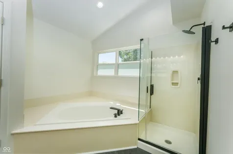 8508 Weaver Woods Fishers IN 46038