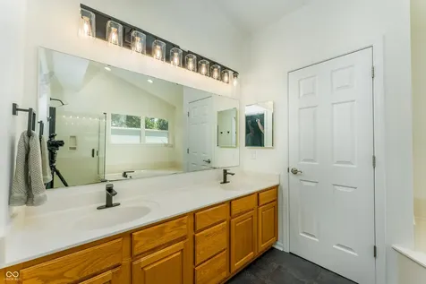 8508 Weaver Woods Fishers IN 46038