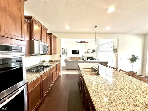 8752 Windpointe Pass Zionsville IN 46077