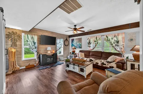 1434 Hornettown Morgantown IN 46160