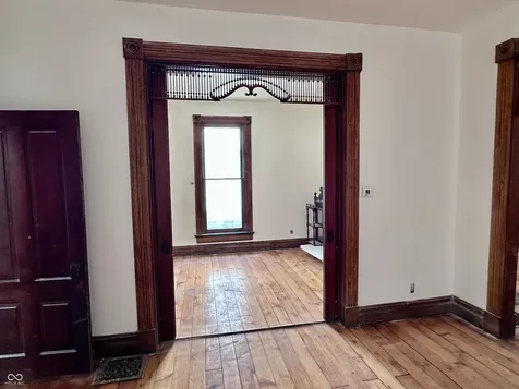 907 Woodlawn Avenue Indianapolis IN 46203