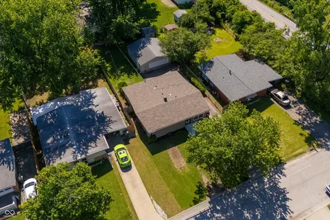 1607 Elmhurst Drive Indianapolis IN 46219