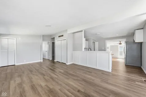 1607 Elmhurst Drive Indianapolis IN 46219
