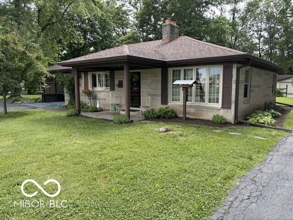 416 N Mccullum Knightstown IN 46148