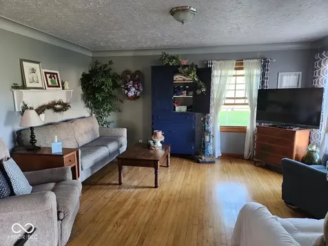 416 N Mccullum Knightstown IN 46148