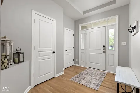 9204 Brookstone Place Zionsville IN 46077